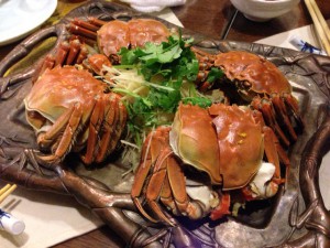 【メイン１】上海蟹の姿蒸し（雄・雌）