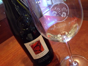【白】Two Hands Wines Picture Series 'BRILLIANT DISGUISE' Moscato Barossa Valley 2013